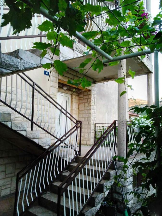 Appartement Cvijetna Oaza à Trebinje Extérieur photo